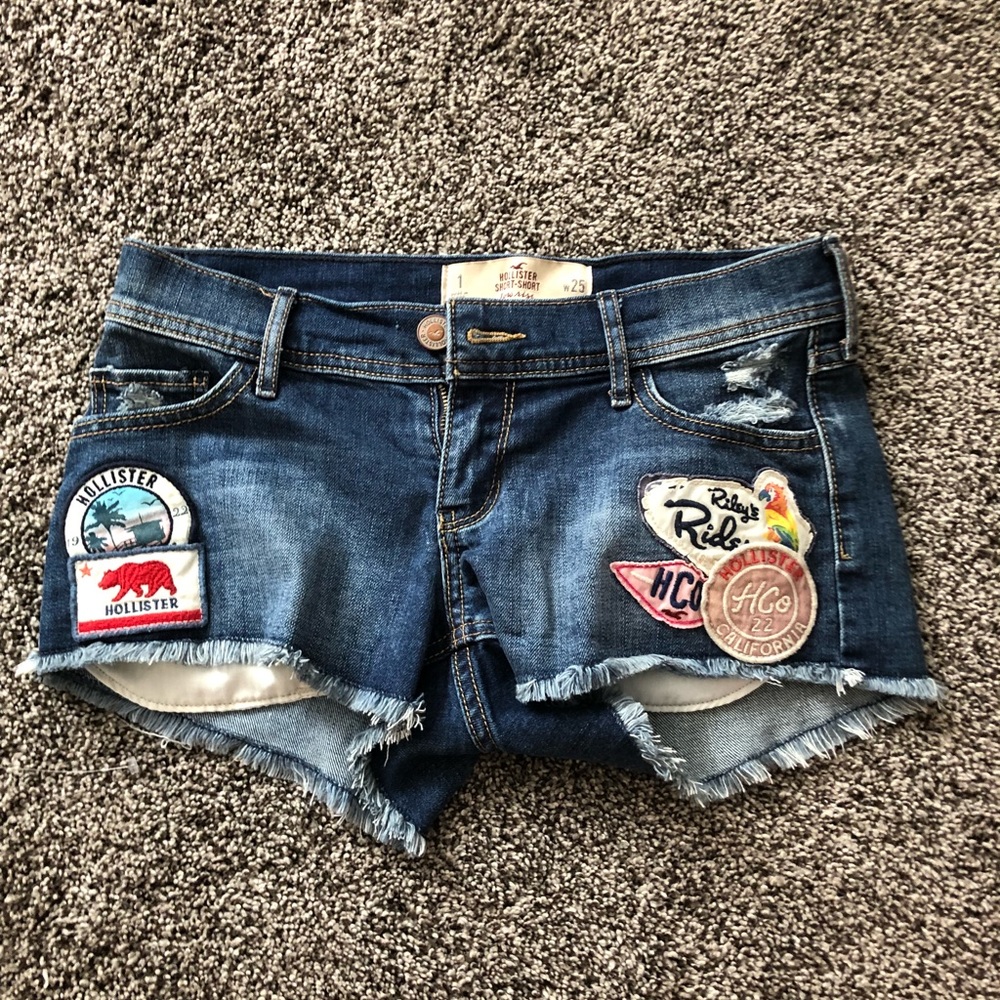 Size 25 (1) hollister shorts